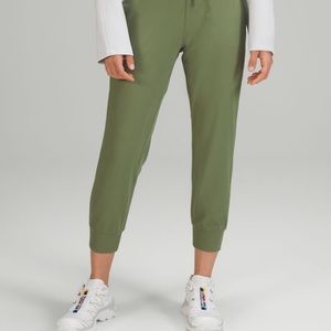 NWT Green Ready to Rulu Jogger Cropped Size 0 (price per 1 pr)